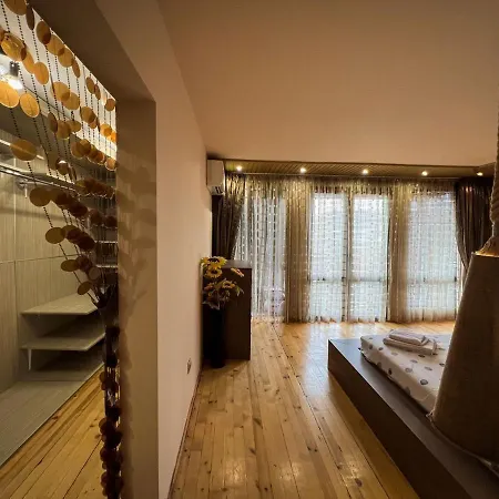 Casa Raya Apartment Warna